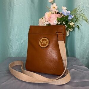 EUC - Michael Kors Fulton Leather Crossbody Bag